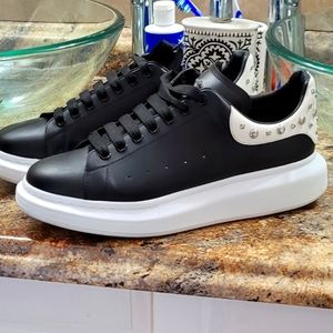 Alexander McQueen size 46 s